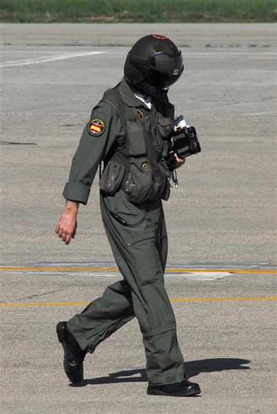 16 - Spanish Navy Helicopter Pilot.jpg -  Spanish Navy Helicopter Pilot